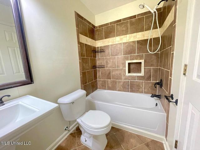 6108 Hallum Drive, Walls, MS 38680