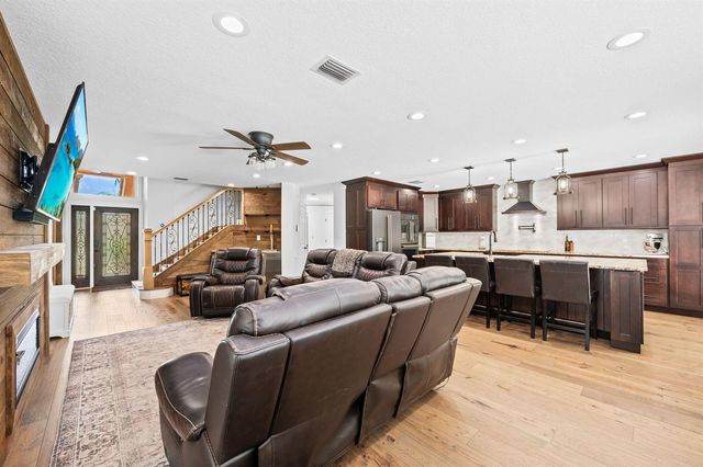 6421 NW 57th Way, Parkland, FL 33067