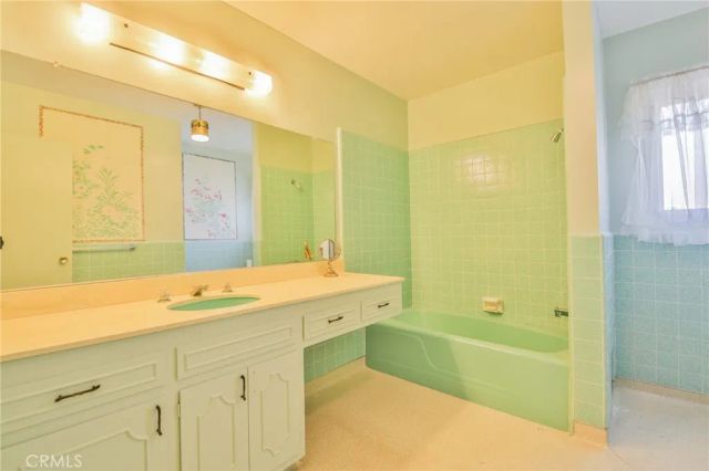 3744 Pine, Long Beach, CA 90807