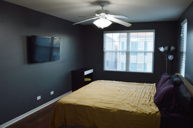 225 W WASHINGTON Street, Oswego, IL 60543