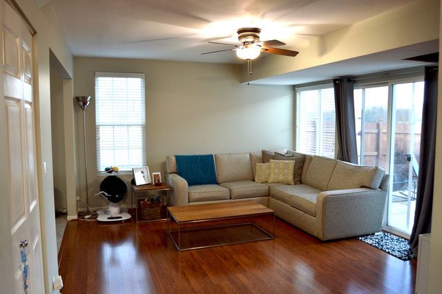 225 W WASHINGTON Street, Oswego, IL 60543