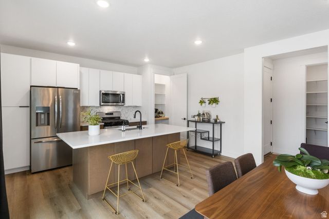 677 E KINGS LNDG, Tooele, UT 84074