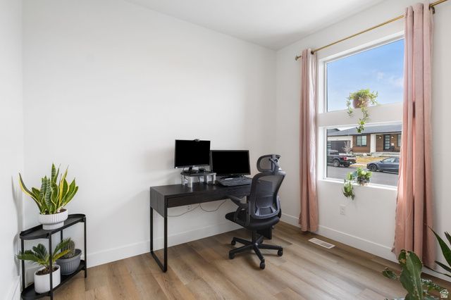 677 E KINGS LNDG, Tooele, UT 84074