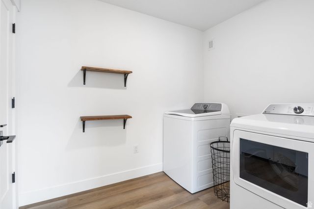 677 E KINGS LNDG, Tooele, UT 84074