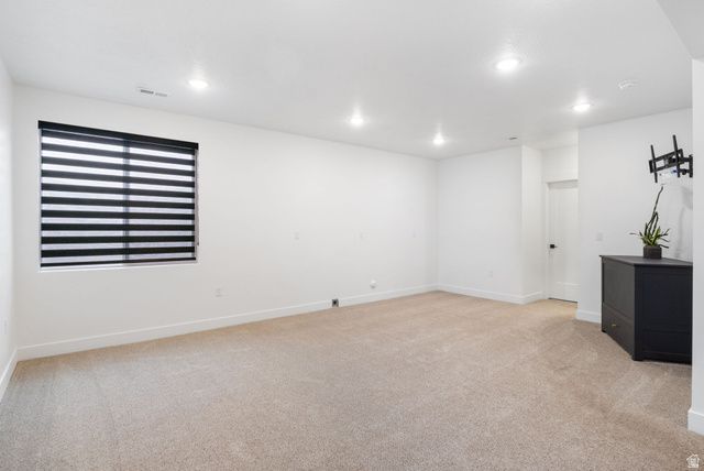 677 E KINGS LNDG, Tooele, UT 84074