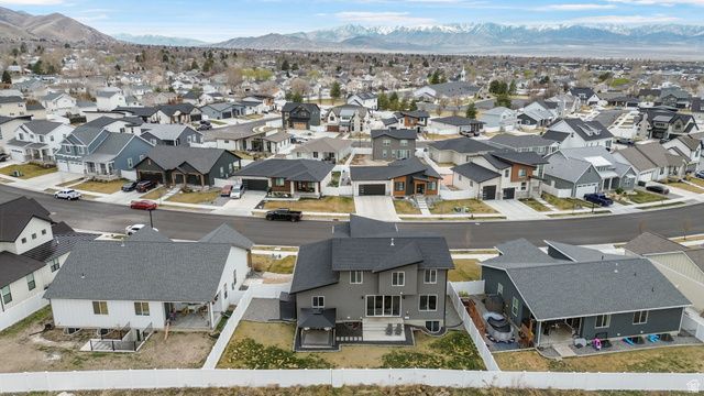 677 E KINGS LNDG, Tooele, UT 84074