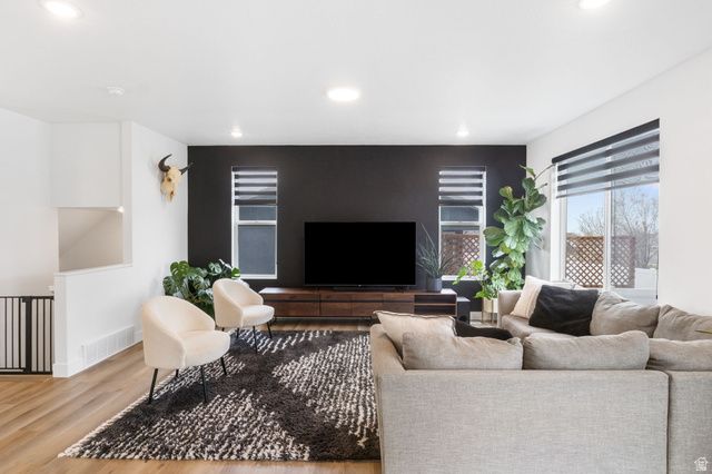 677 E KINGS LNDG, Tooele, UT 84074