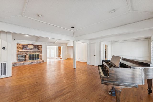 6214 Glennox Lane, Dallas, TX 75214