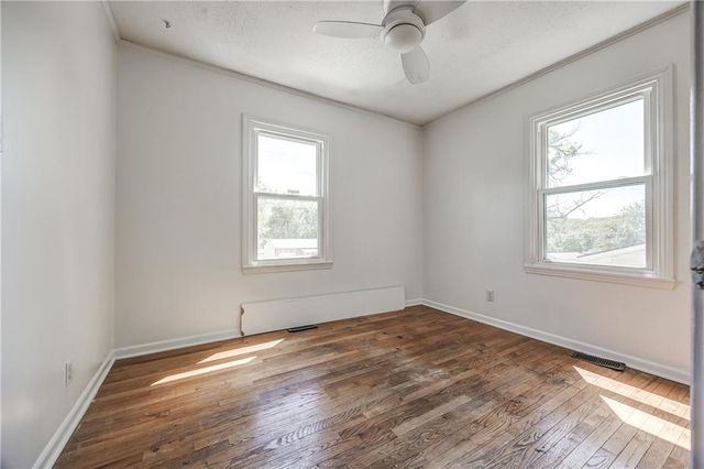 8266 Tauromee Avenue, Kansas City, KS 66112