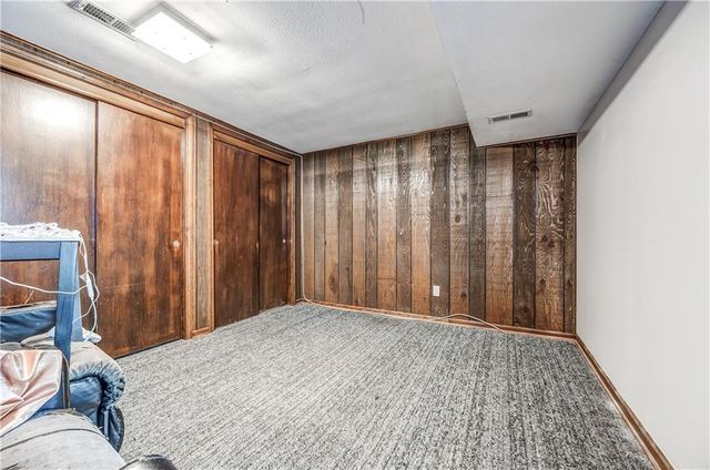 8266 Tauromee Avenue, Kansas City, KS 66112