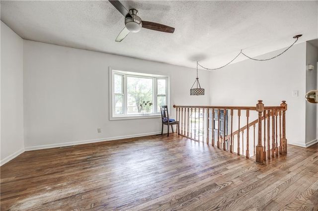 8266 Tauromee Avenue, Kansas City, KS 66112