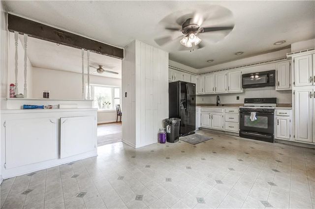 8266 Tauromee Avenue, Kansas City, KS 66112