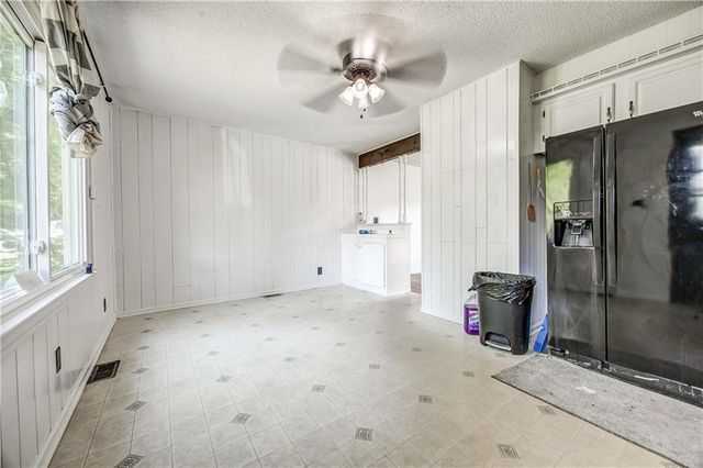 8266 Tauromee Avenue, Kansas City, KS 66112