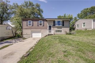 8266 Tauromee Avenue, Kansas City, KS 66112