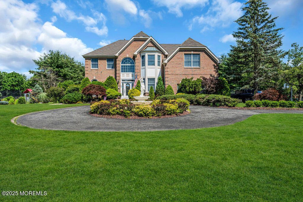 48 Rustic Way, Freehold, NJ 07728