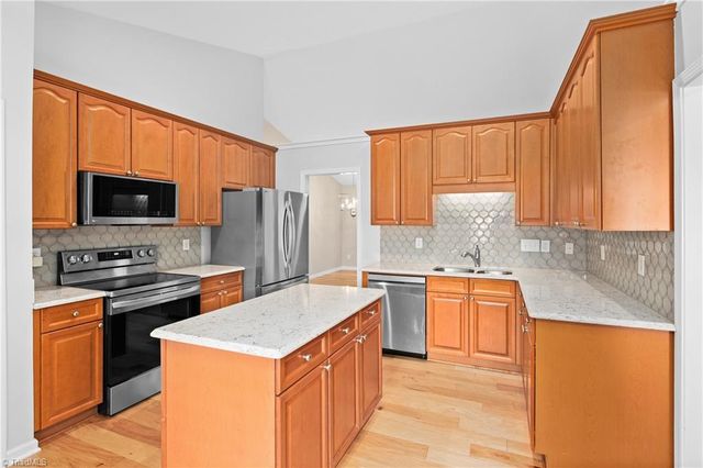 2074 Hibiscus Lane, Kernersville, NC 27284