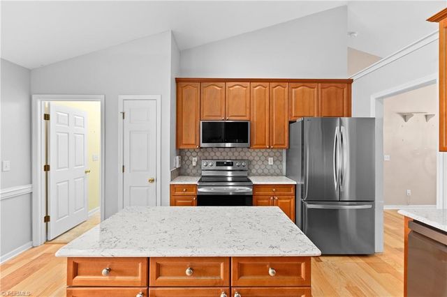2074 Hibiscus Lane, Kernersville, NC 27284