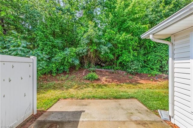 2074 Hibiscus Lane, Kernersville, NC 27284
