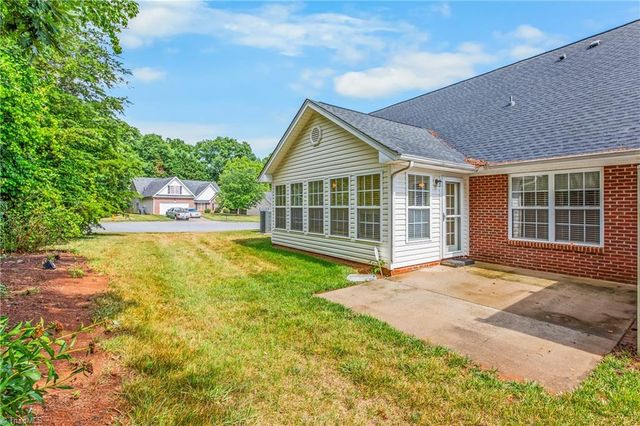 2074 Hibiscus Lane, Kernersville, NC 27284