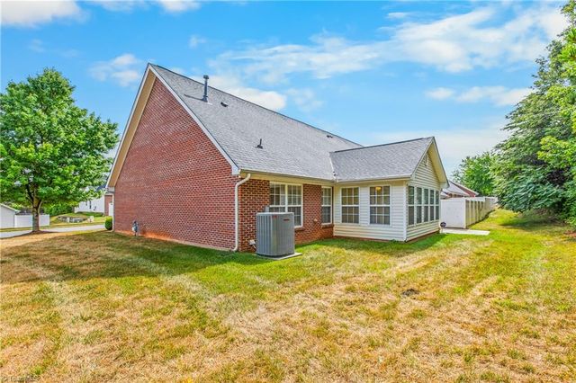 2074 Hibiscus Lane, Kernersville, NC 27284