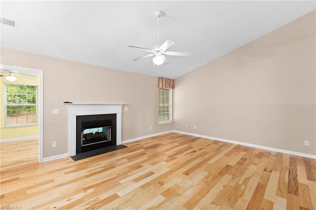2074 Hibiscus Lane, Kernersville, NC 27284