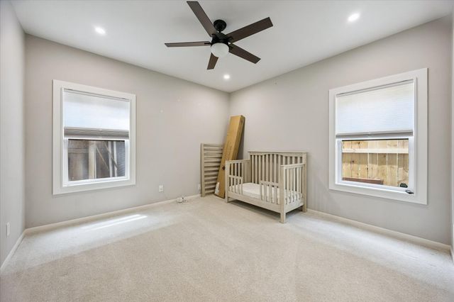 5104 Floyd Street, Houston, TX 77007