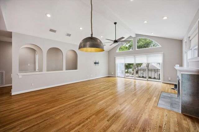 5104 Floyd Street, Houston, TX 77007