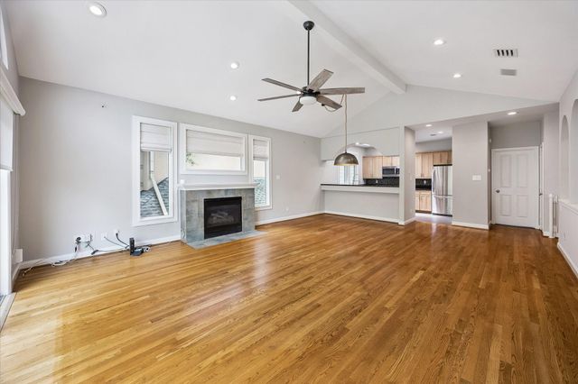 5104 Floyd Street, Houston, TX 77007