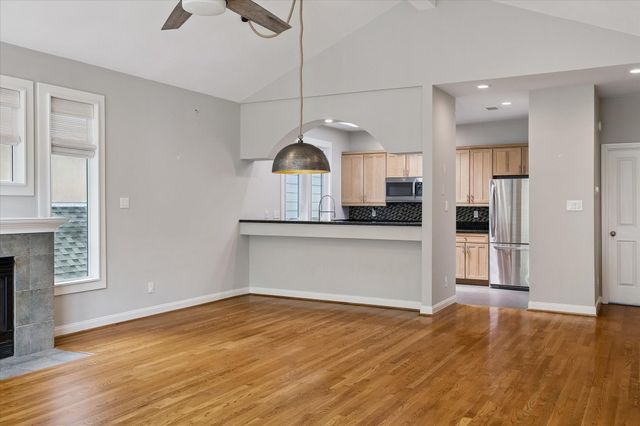 5104 Floyd Street, Houston, TX 77007