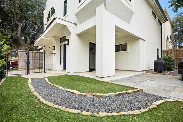 5104 Floyd Street, Houston, TX 77007