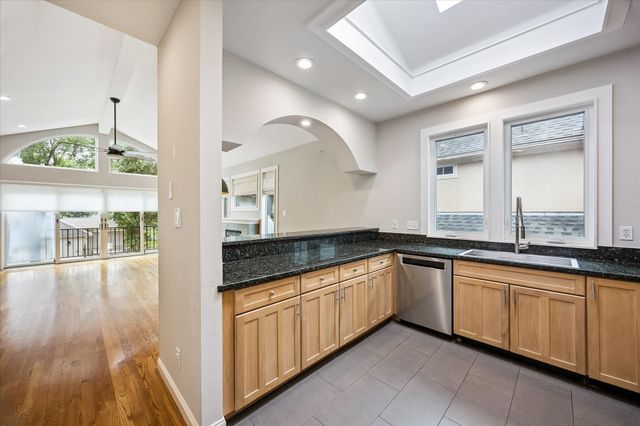 5104 Floyd Street, Houston, TX 77007