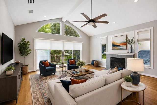 5104 Floyd Street, Houston, TX 77007