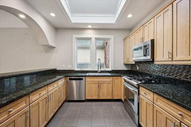 5104 Floyd Street, Houston, TX 77007