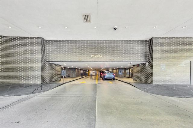 505 N Lake Shore Drive 501, Chicago, IL 60611