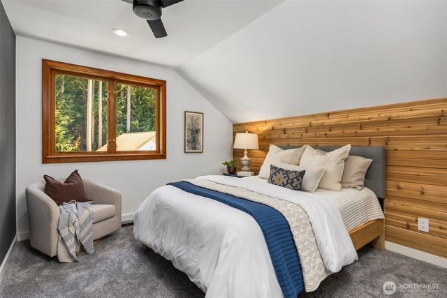 6518 NE Justin Court, Bainbridge Island, WA 98110