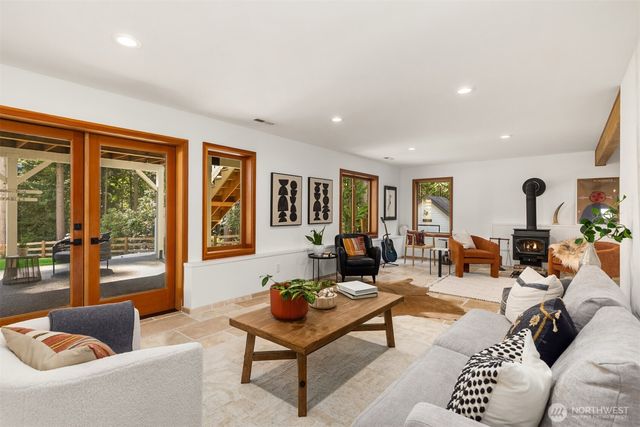 6518 NE Justin Court, Bainbridge Island, WA 98110