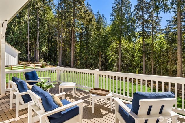 6518 NE Justin Court, Bainbridge Island, WA 98110