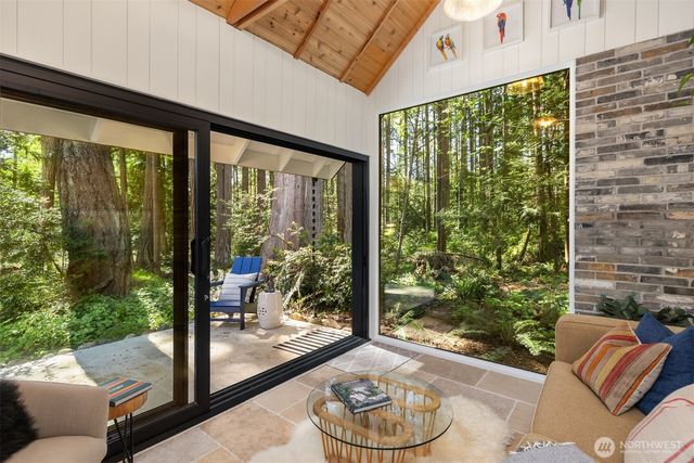 6518 NE Justin Court, Bainbridge Island, WA 98110