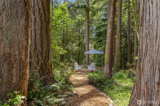 6518 NE Justin Court, Bainbridge Island, WA 98110