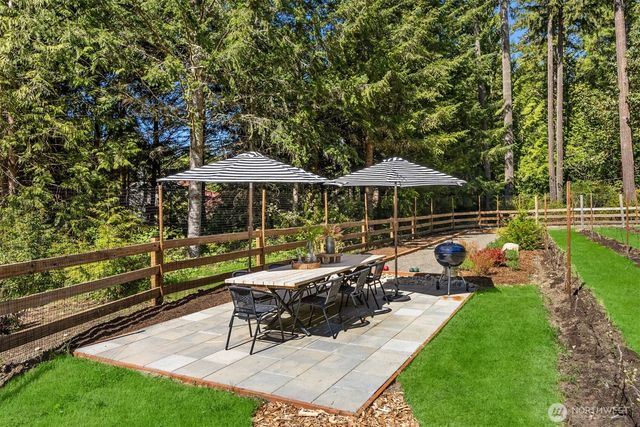 6518 NE Justin Court, Bainbridge Island, WA 98110