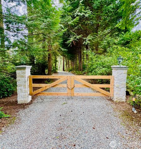 6518 NE Justin Court, Bainbridge Island, WA 98110