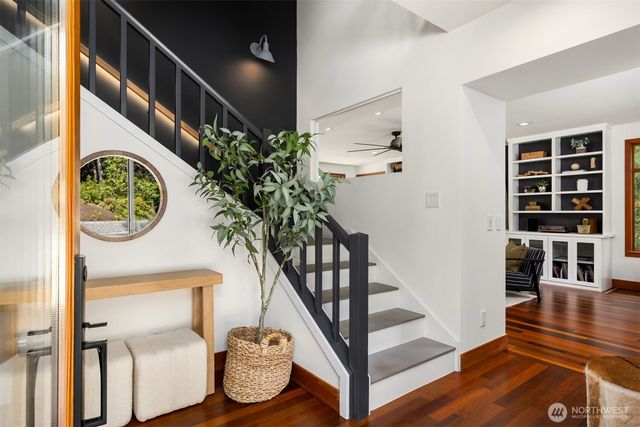 6518 NE Justin Court, Bainbridge Island, WA 98110