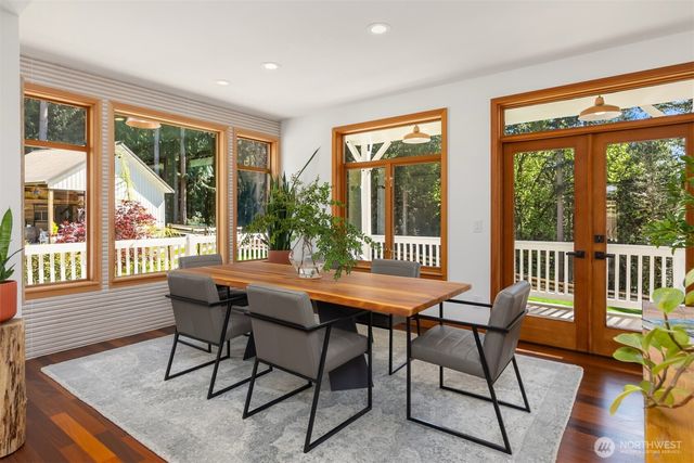 6518 NE Justin Court, Bainbridge Island, WA 98110