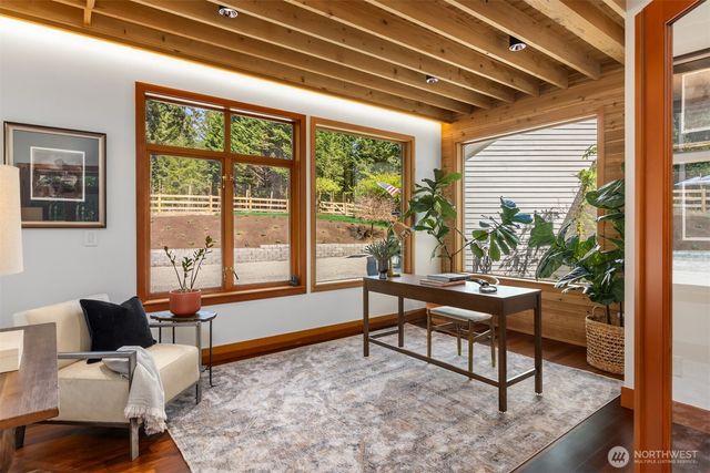 6518 NE Justin Court, Bainbridge Island, WA 98110