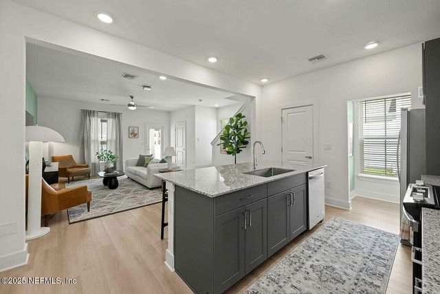 3730 DUPONT Avenue C2I, Jacksonville, FL 32217