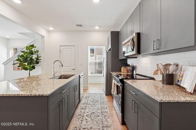 3730 DUPONT Avenue C2I, Jacksonville, FL 32217