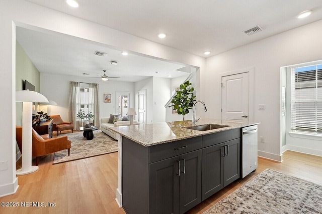 3730 DUPONT Avenue C2I, Jacksonville, FL 32217