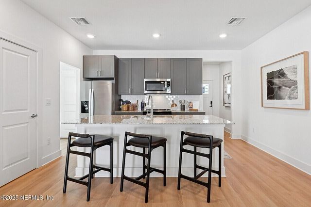3730 DUPONT Avenue C2I, Jacksonville, FL 32217