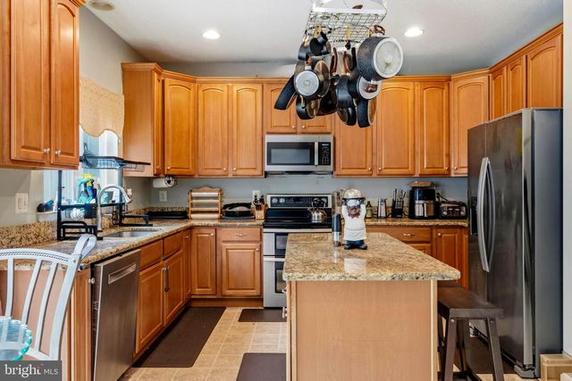 1004 GLEN OAK CT, La Plata, MD 20646