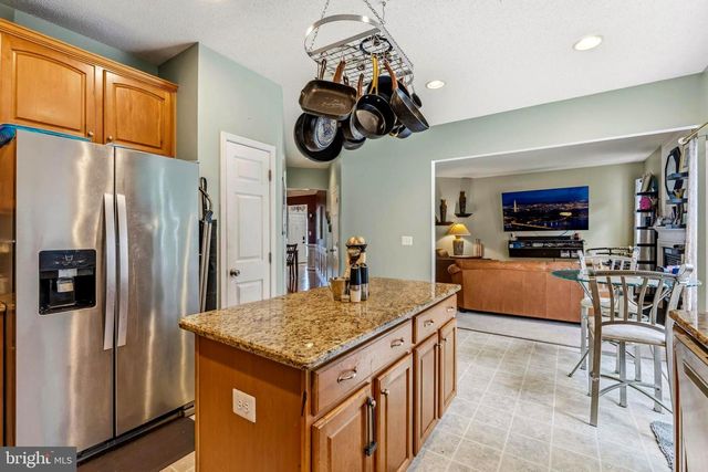 1004 GLEN OAK CT, La Plata, MD 20646